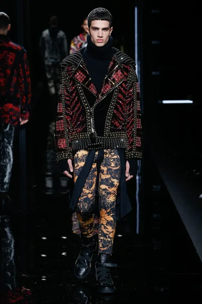 Look 64
